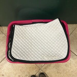 4 saddle pads like new